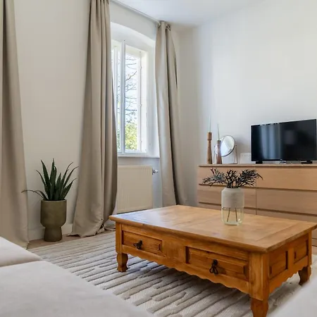 Riverside - Center Apartment *